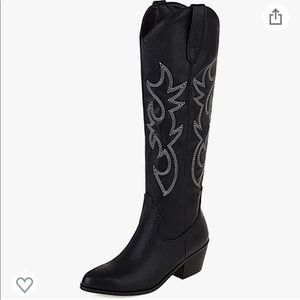 Women’s cowgirl boots